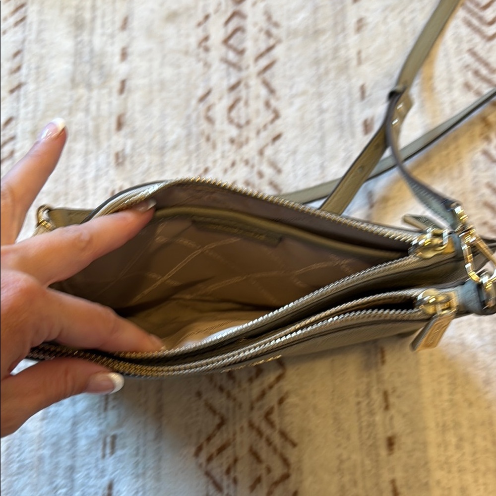 Michael Kors Olive Green Crossbody Bag - Picture 4 of 7